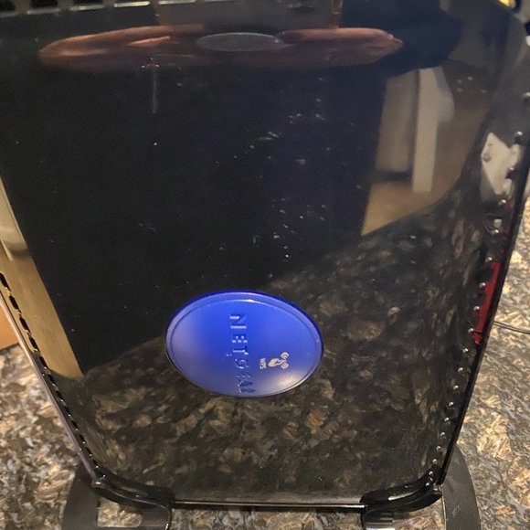 NETGEAR N600 Dual Band Wi-Fi Router (WNDR3400v2) - Picture 4 of 7